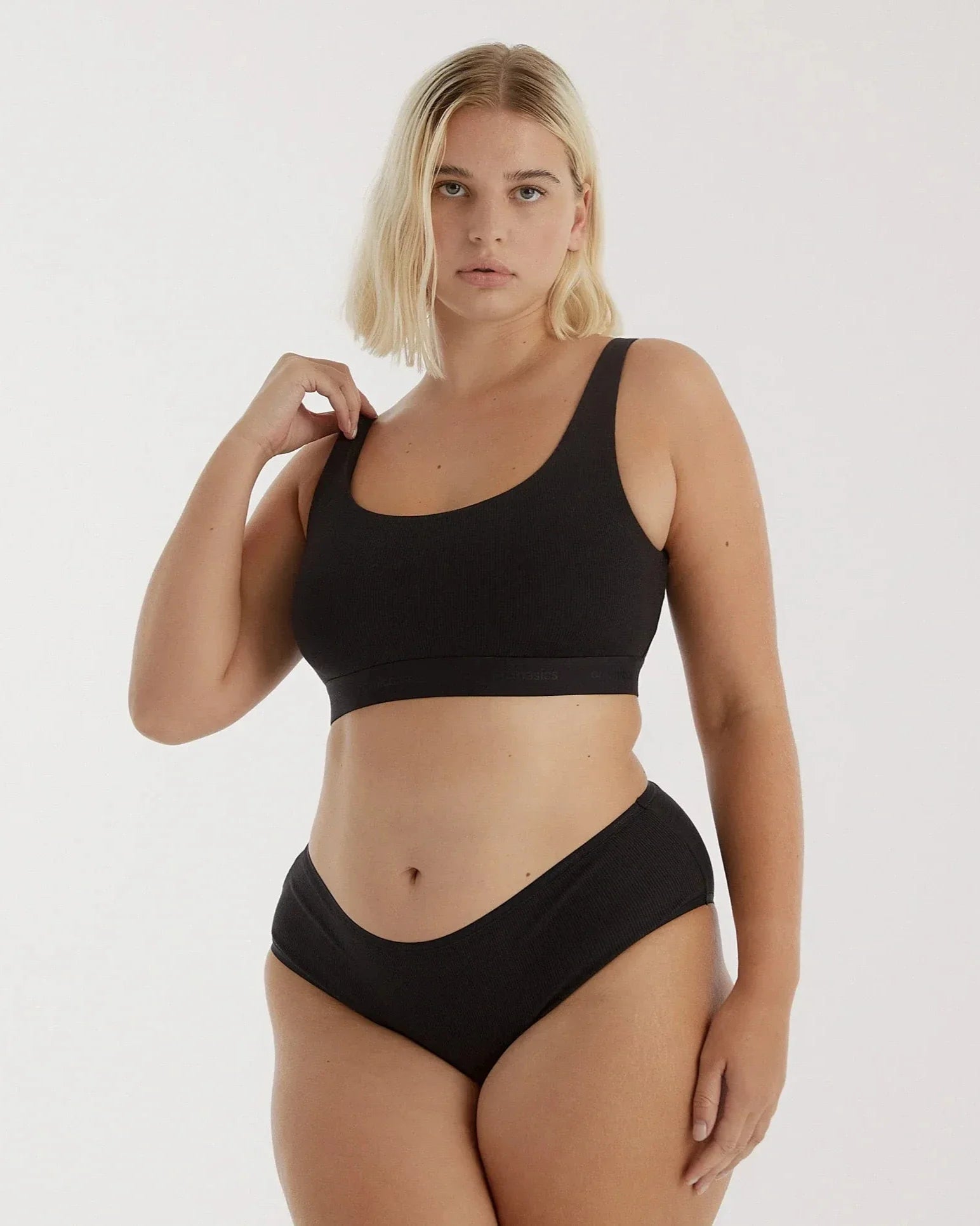 Core rib high-leg briefs