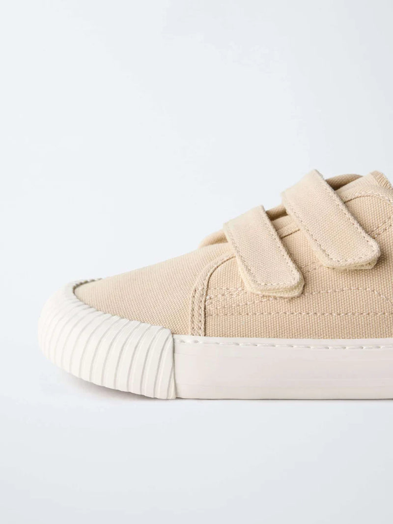 Canvas Sneaker