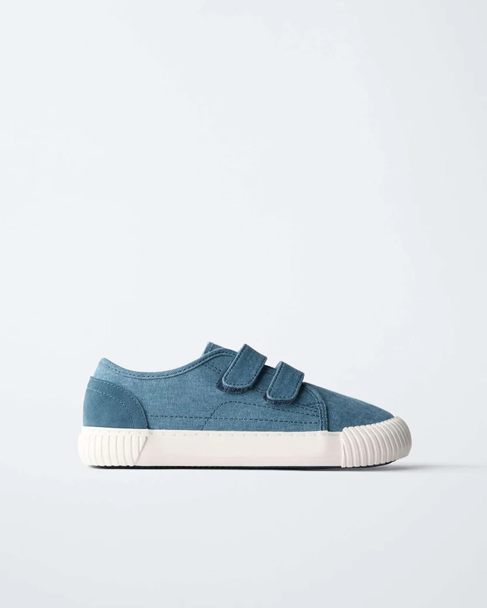 Canvas Sneaker