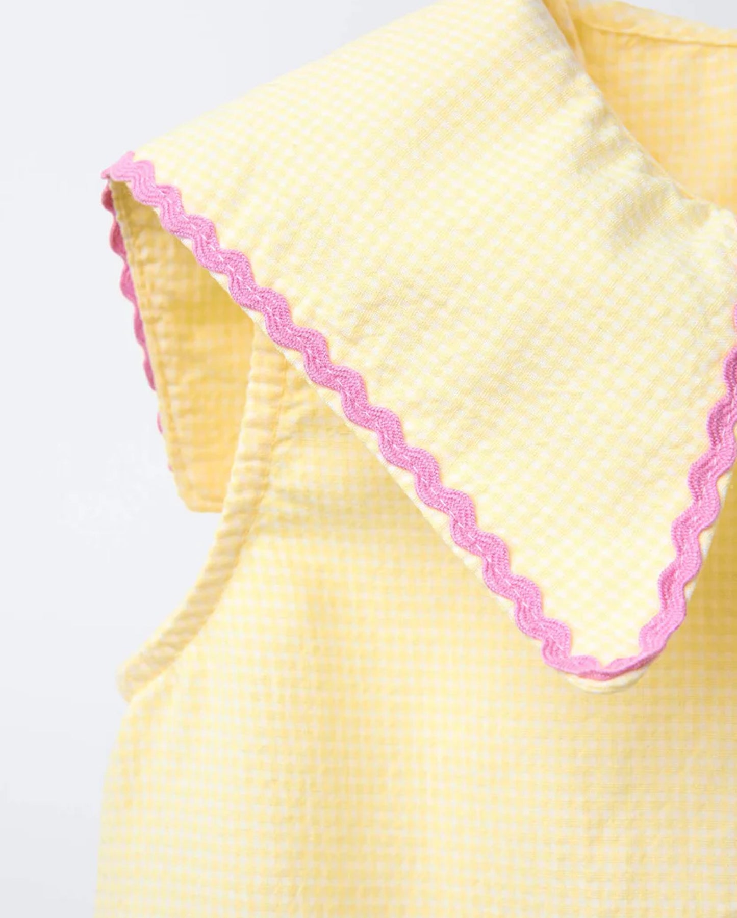 Collar Sleeveless Top