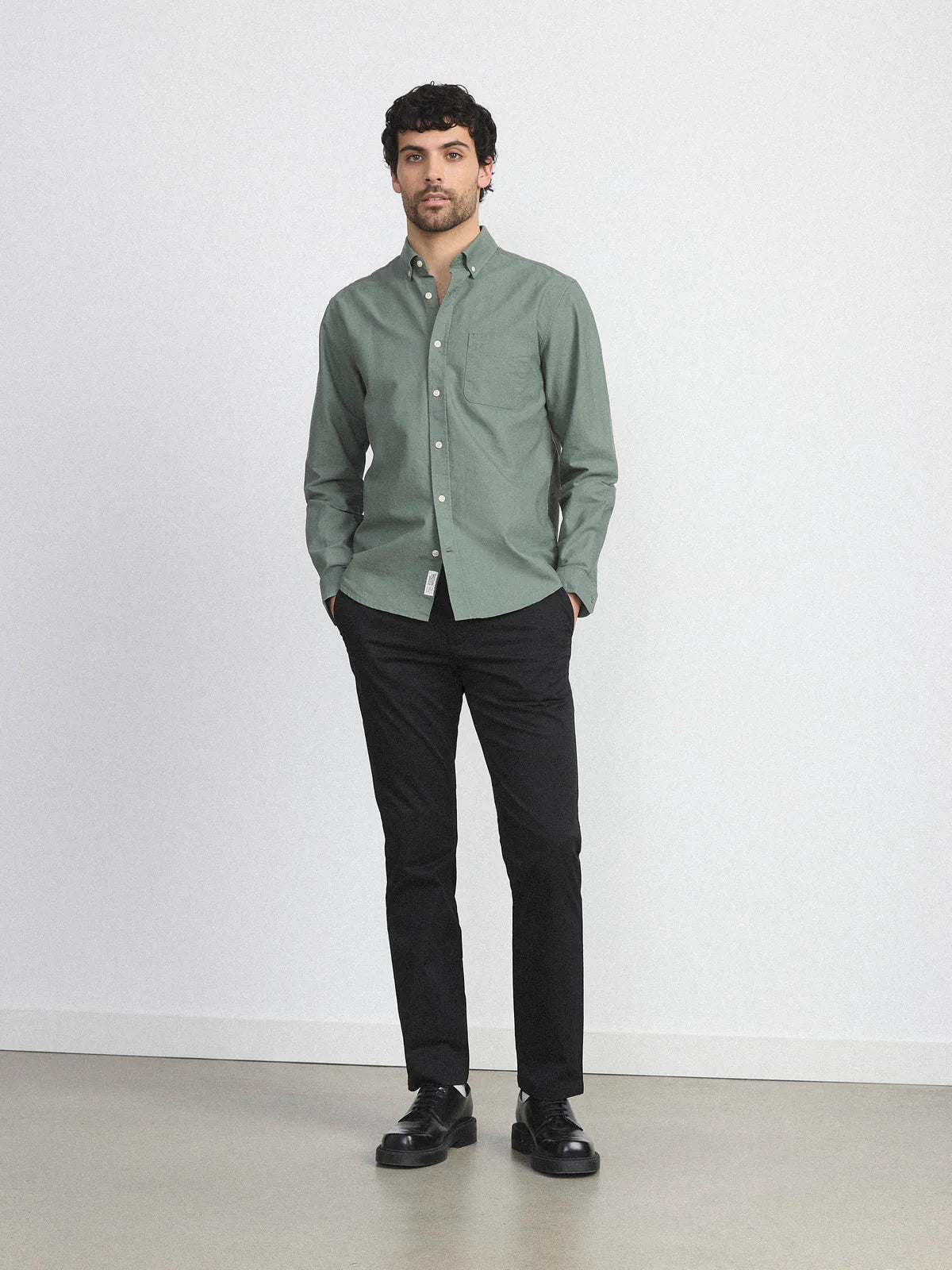 The Jasper Oxford Shirt in Grey